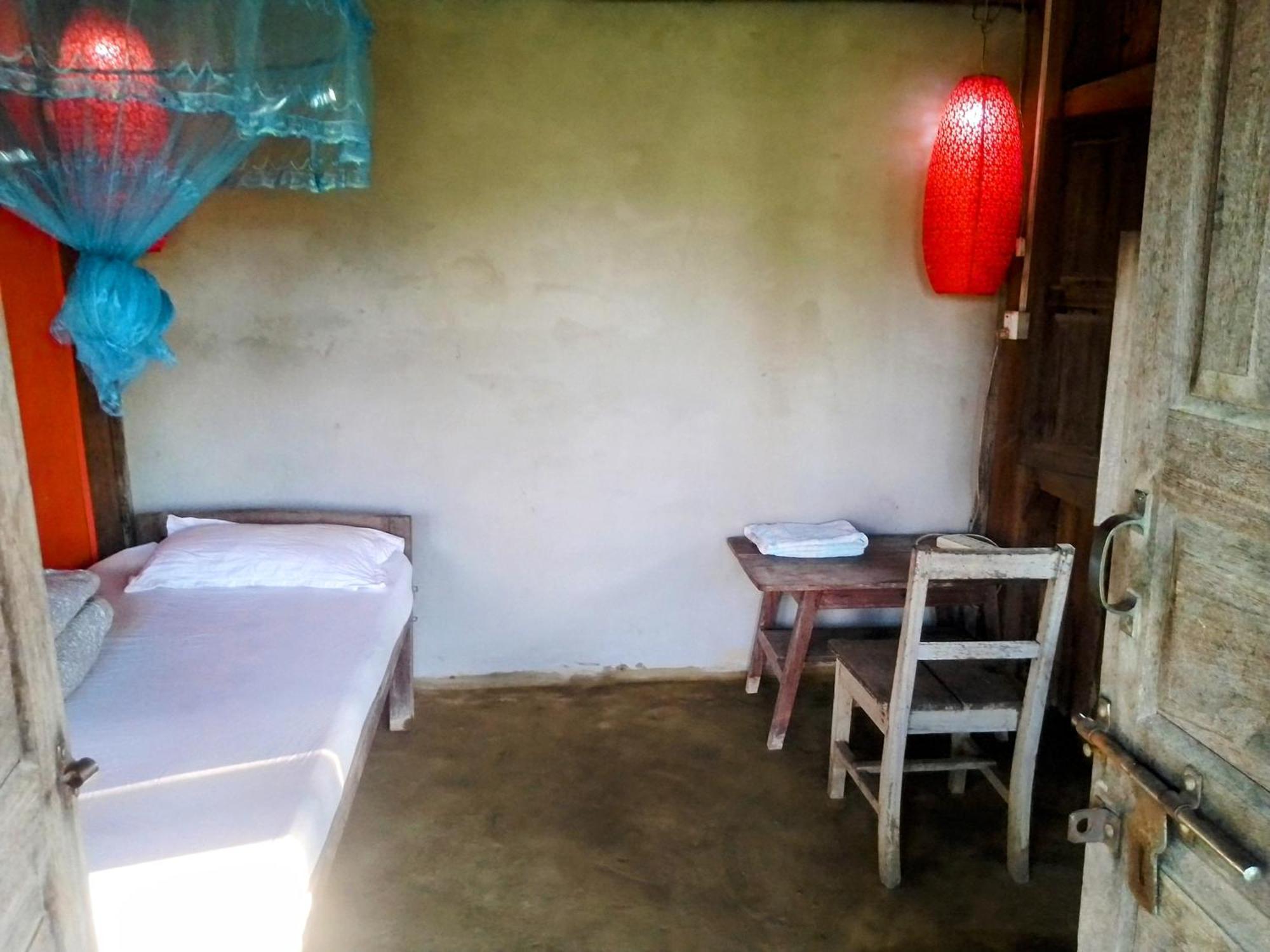 Shanta Ghar A Rustic Guesthouse Chitwan Exterior foto